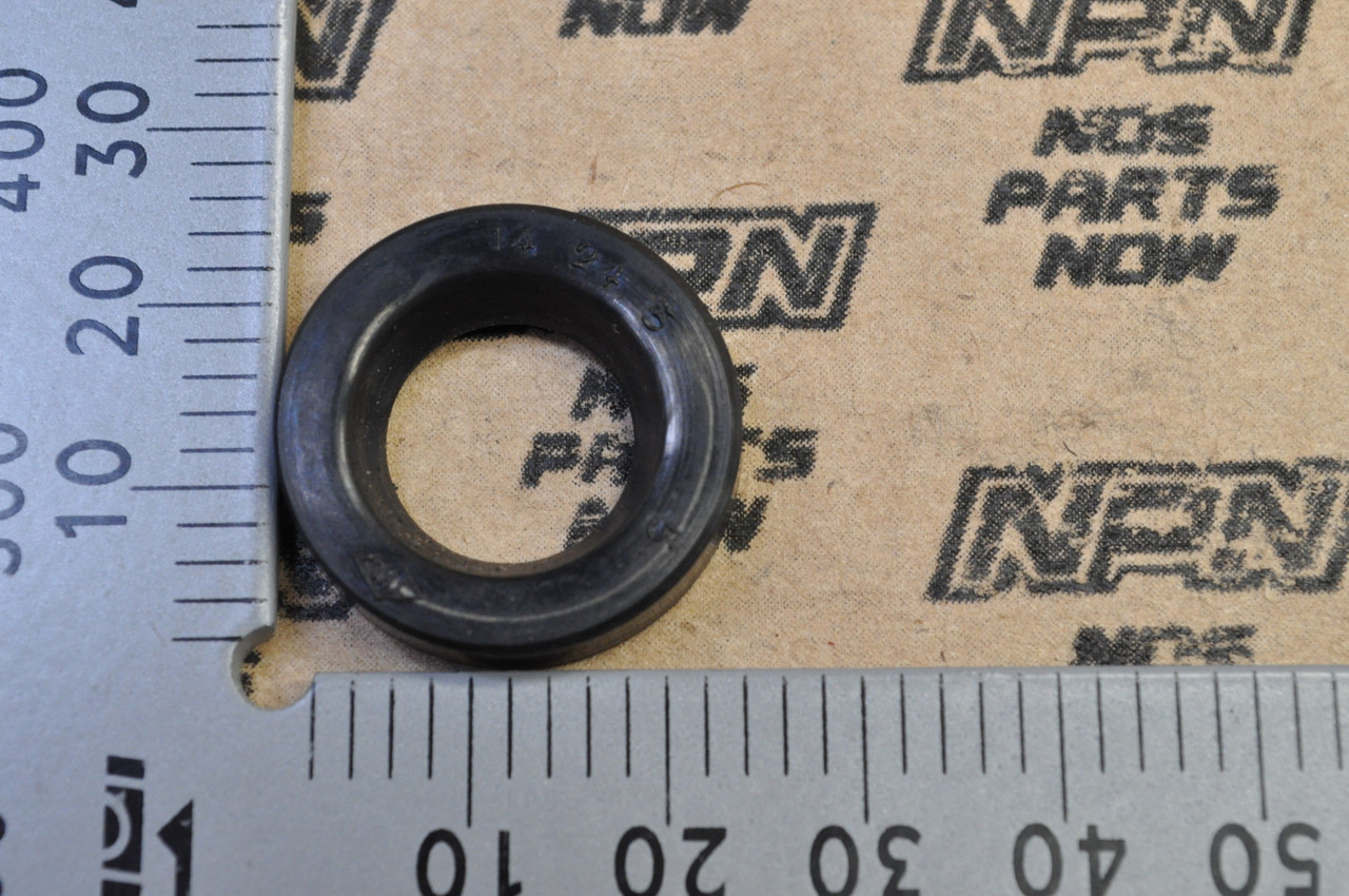 NOS Honda CB400 CB750 CL70 CT70 QA50 S65 SL70 XL70 Z50 THO Seal 91202-216-000