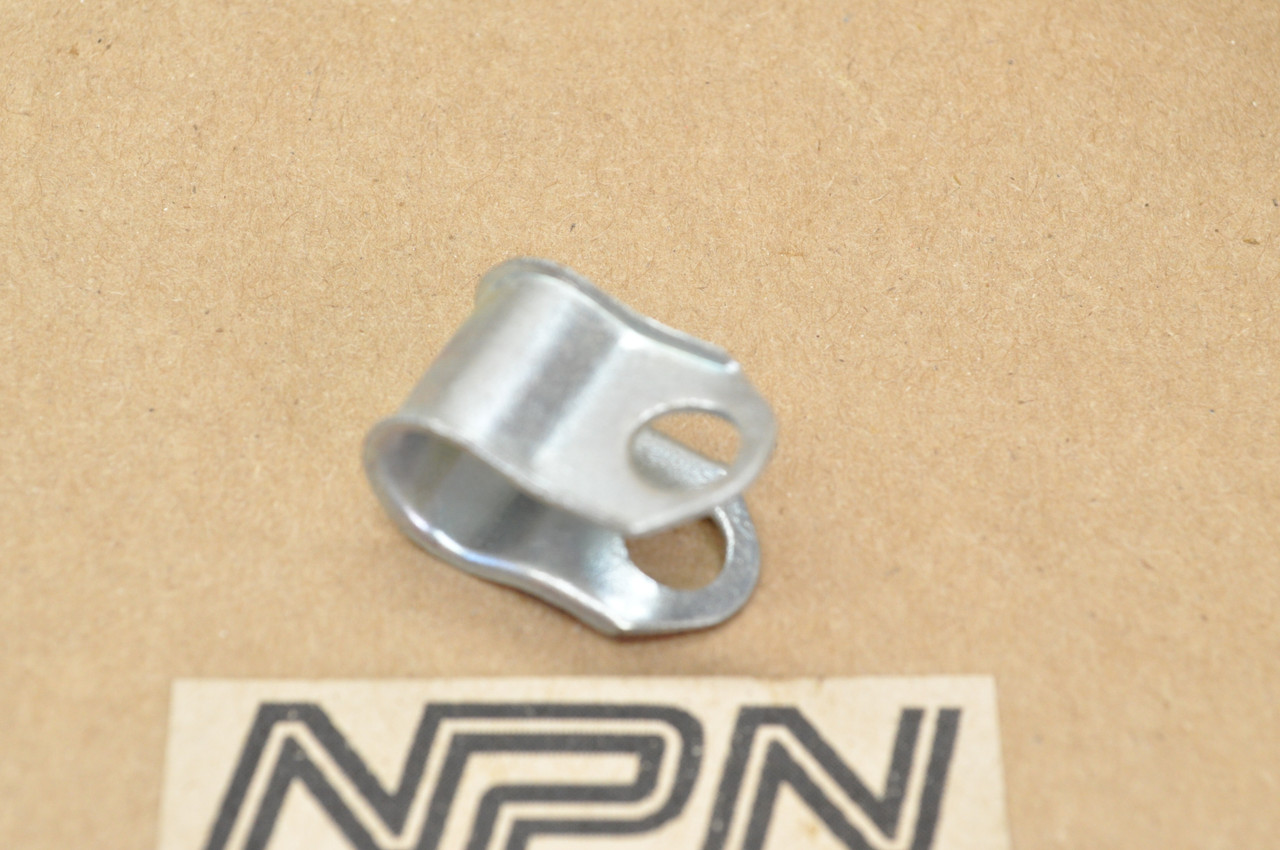 NOS Honda CA110 C110 Oil Pipe Guide Clip 15581-011-020