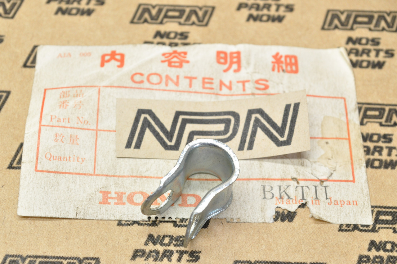 NOS Honda CA110 C110 Oil Pipe Guide Clip 15581-011-020