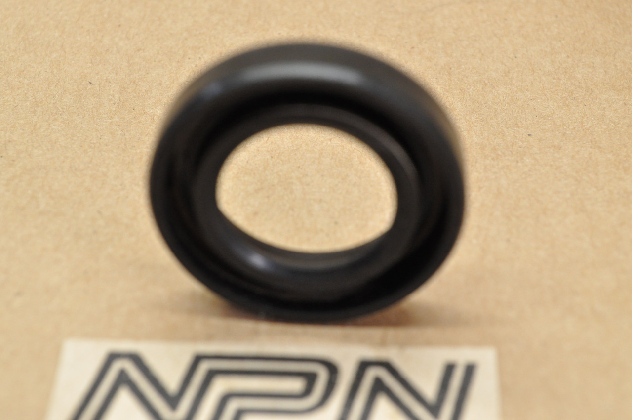 NOS Honda CB100 CT200 CT90 S90 SL125 ST90 TL125 XL125 Oil Seal 91201-030-000