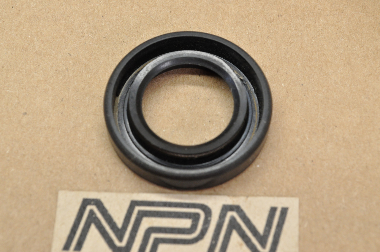 NOS Honda CB100 CT200 CT90 S90 SL125 ST90 TL125 XL125 Oil Seal 91201-030-000