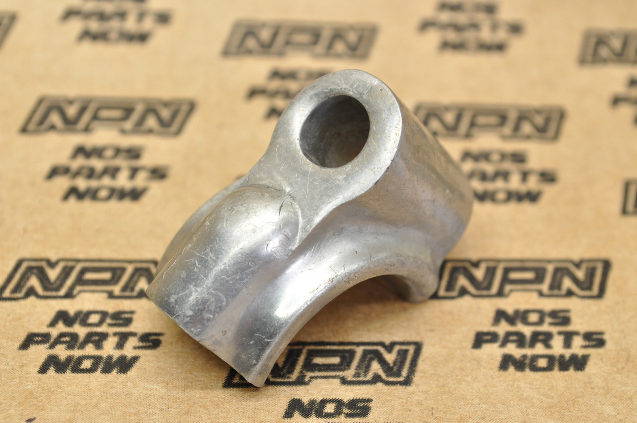 NOS Honda CA95 CA72 CA77 Lower Mirror Bracket 88132-257-810