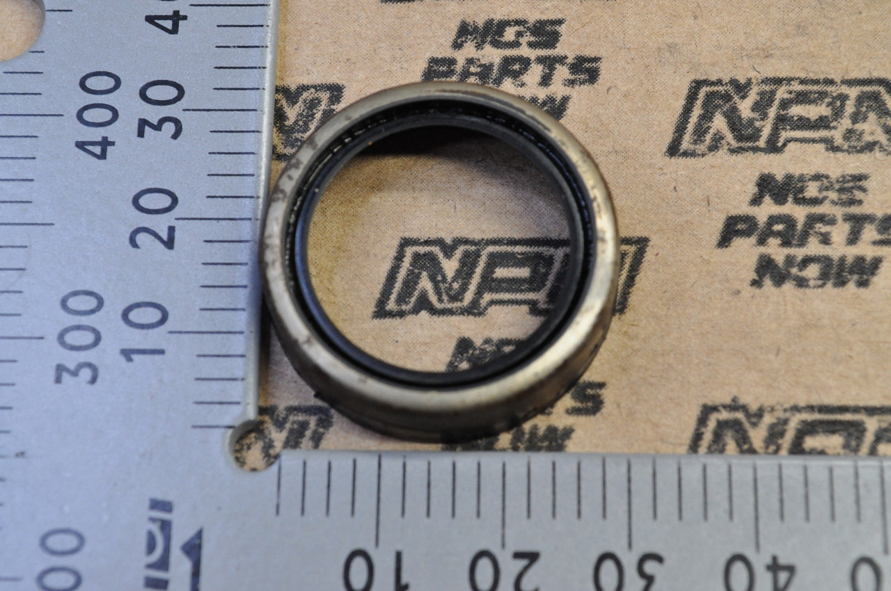 NOS Honda CB175 CL175 SL175 XL175 Clutch Adjuster Oil Seal 20x26x8 91205-222-005