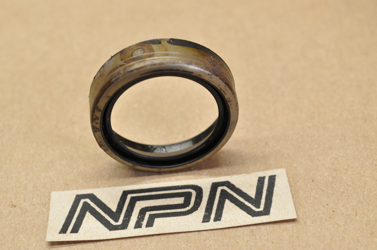 NOS Honda CB175 CL175 SL175 XL175 Clutch Adjuster Oil Seal 20x26x8 91205-222-005