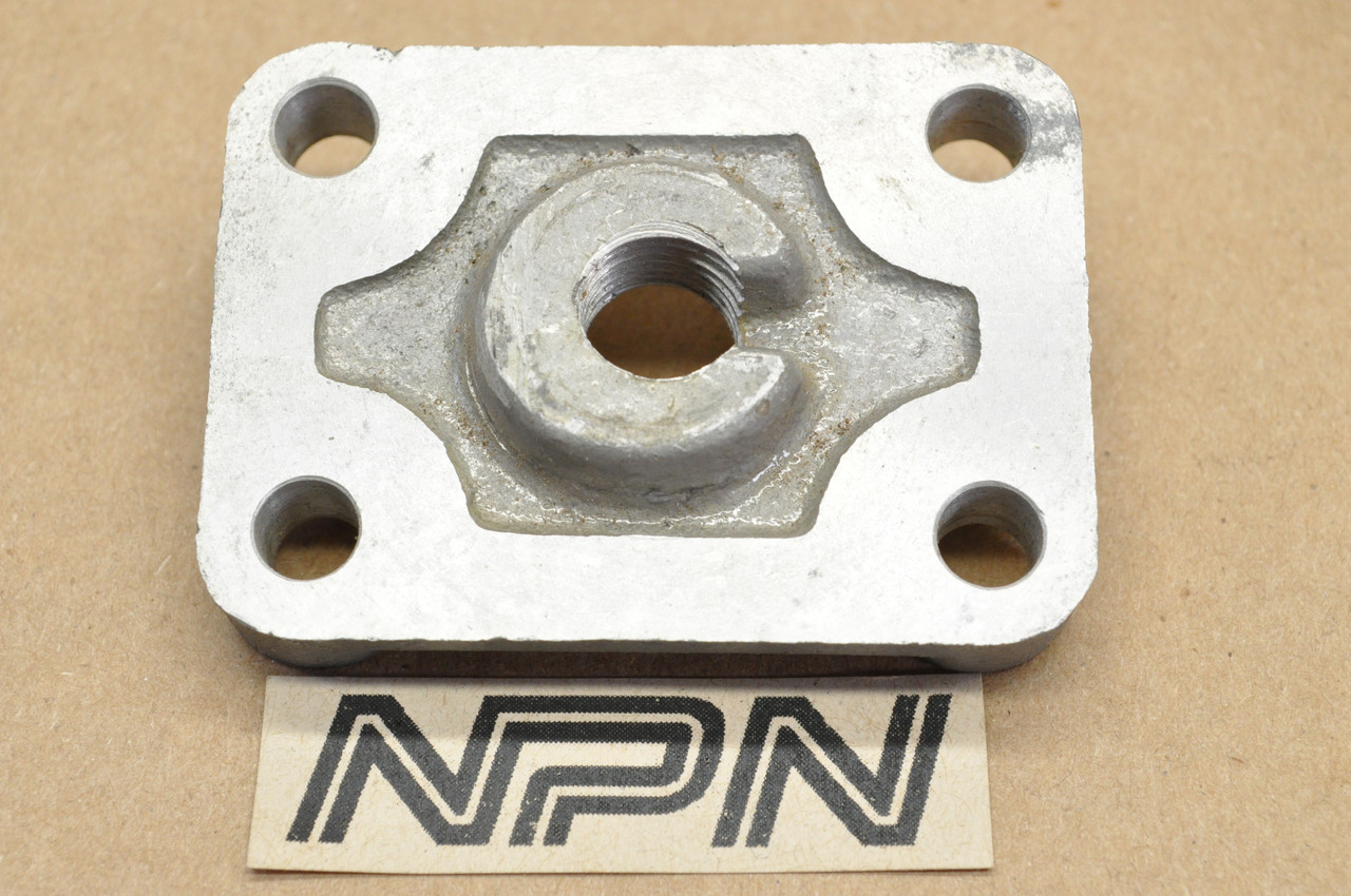 NOS Honda CT200 C200 CA200 Oil Strainer Cover 15416-030-000