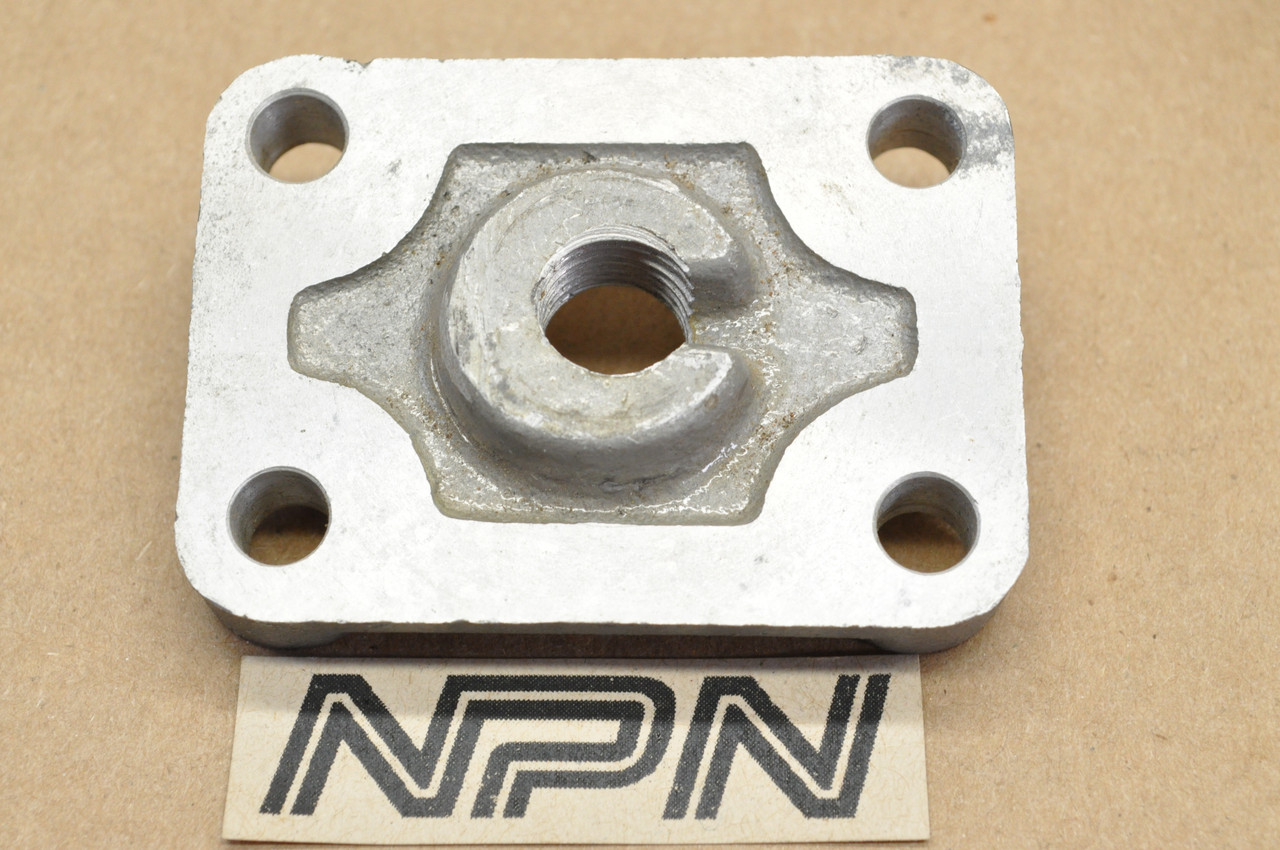 NOS Honda CT200 C200 CA200 Oil Strainer Cover 15416-030-000