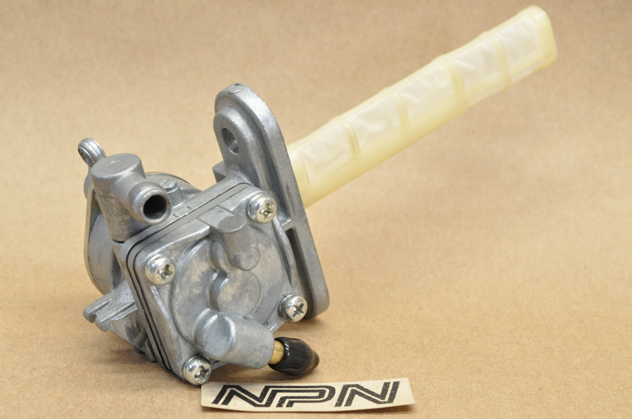 NOS Suzuki 1978-79 GS1000 1979 GS425 Fuel Gas Tank Petcock Valve 44300-44011