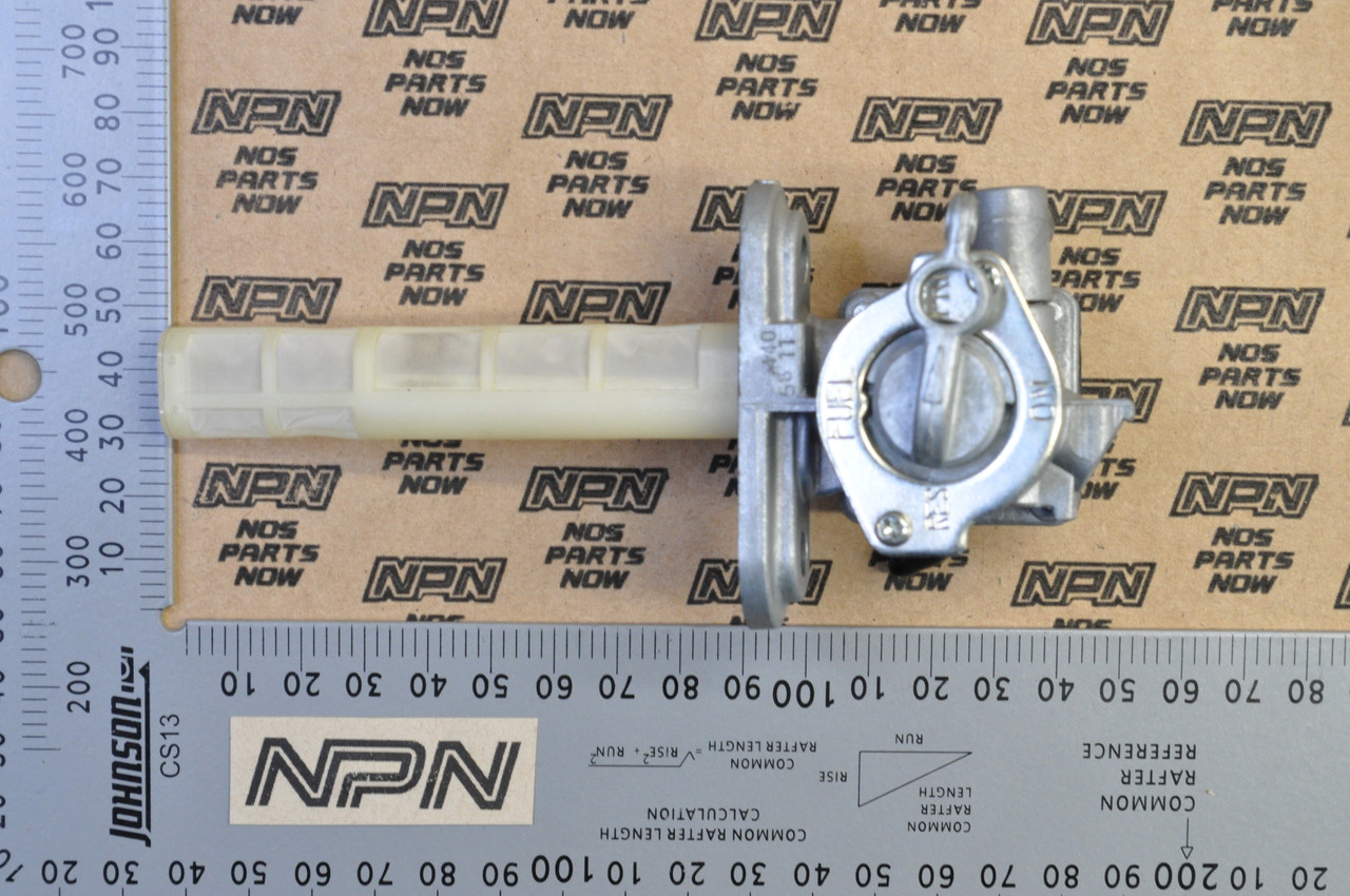 NOS Suzuki 1978-79 GS1000 1979 GS425 Fuel Gas Tank Petcock Valve 44300-44011