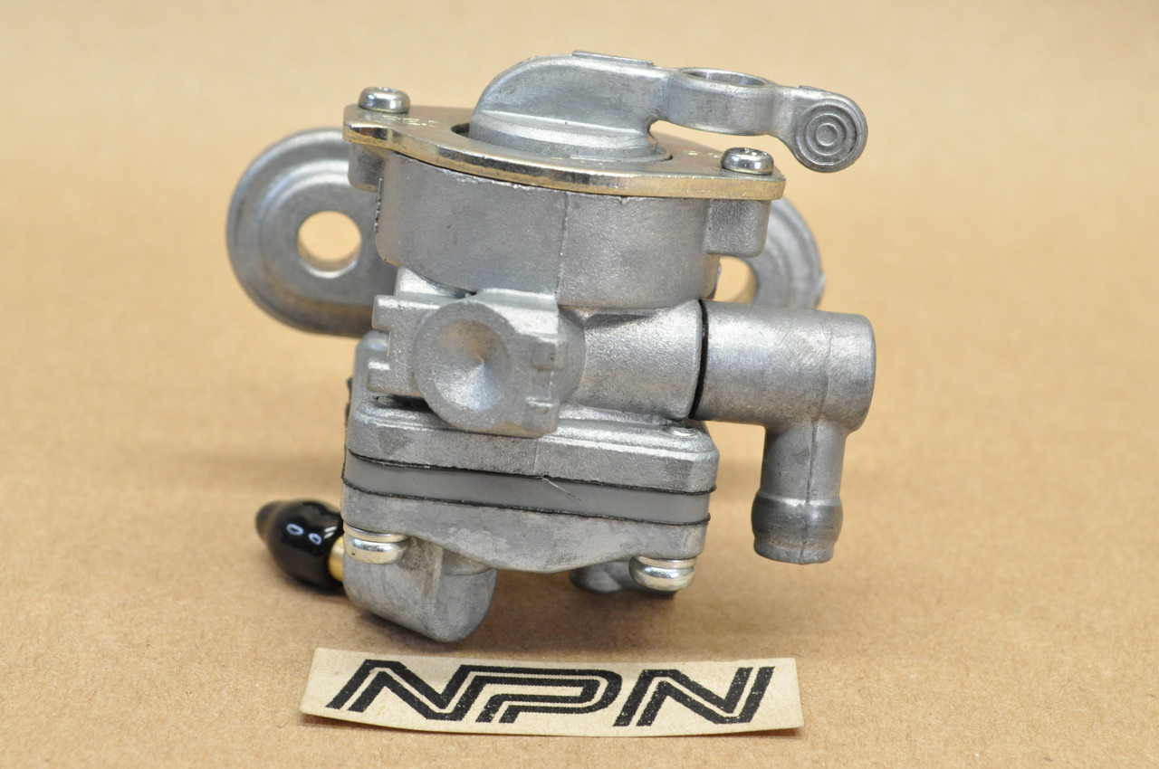 NOS Suzuki 1978-79 GS1000 1979 GS425 Fuel Gas Tank Petcock Valve 44300-44011