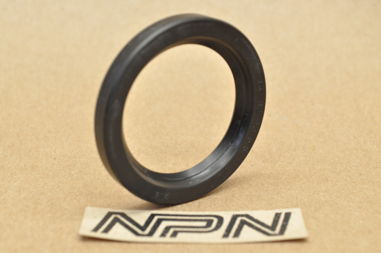 NOS Kawasaki 1970-75 G4 TR 1976 KV100 Crank Case Oil Seal 92050-032