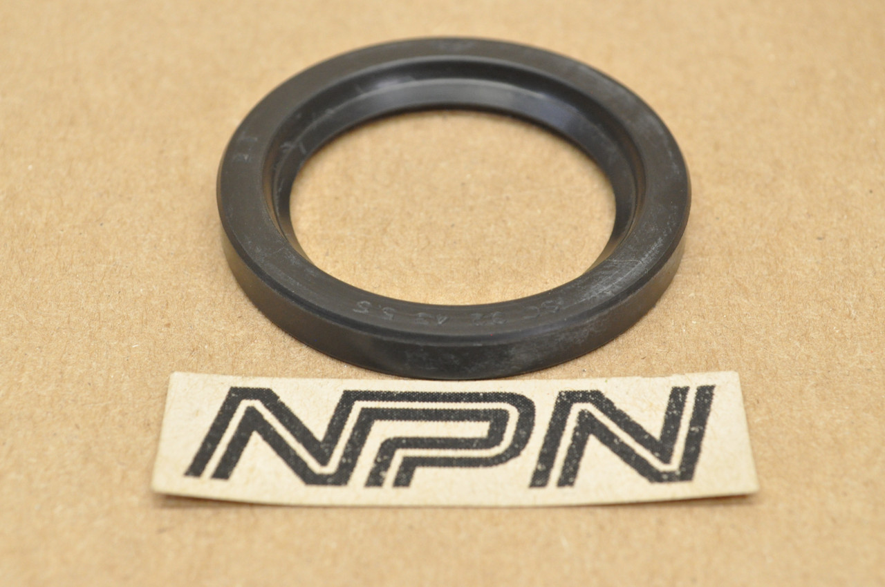 NOS Kawasaki 1970-75 G4 TR 1976 KV100 Crank Case Oil Seal 92050-032