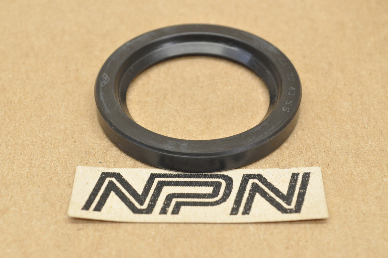 NOS Kawasaki 1970-75 G4 TR 1976 KV100 Crank Case Oil Seal 92050-032