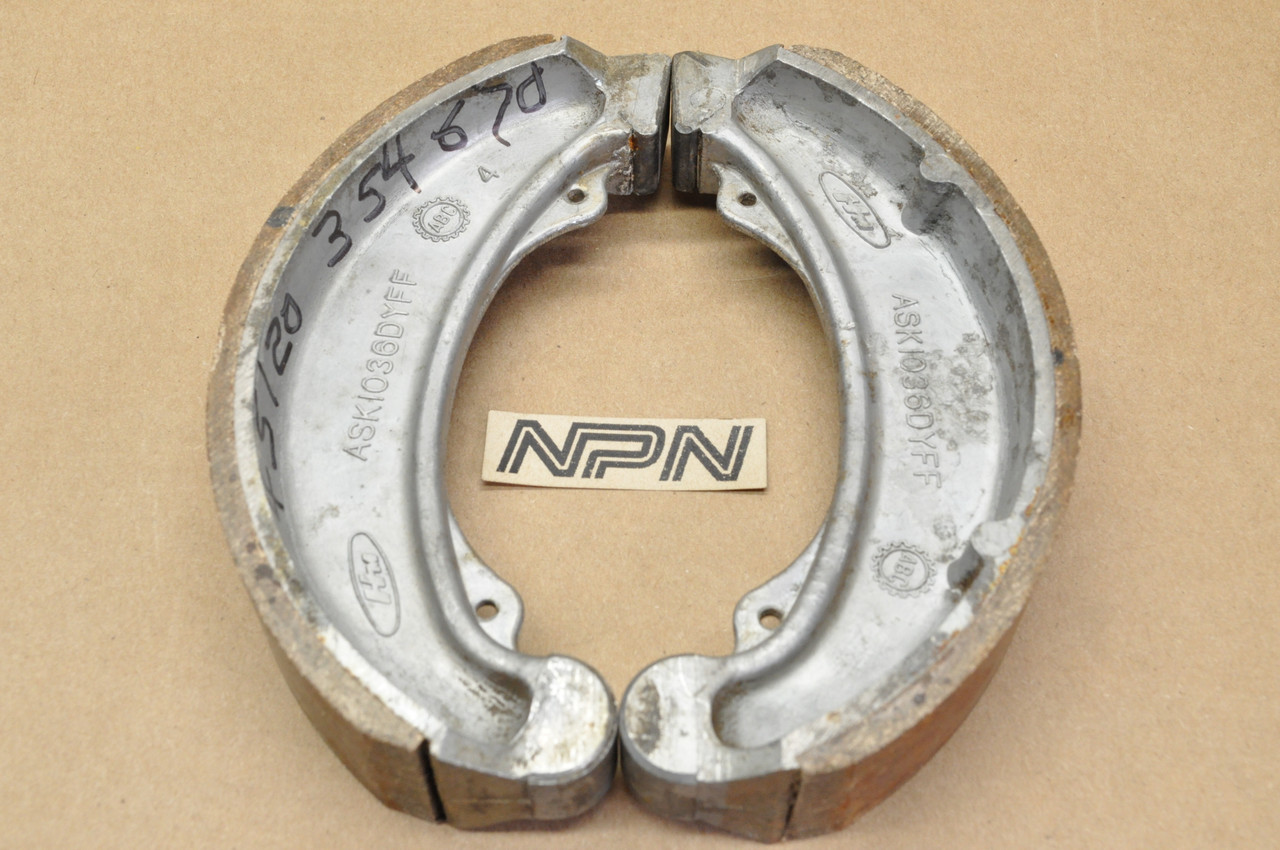 NOS Honda CA175 CB175 CL175 CL200 SL350 Front Brake Shoe Pad Set 45120-354-670