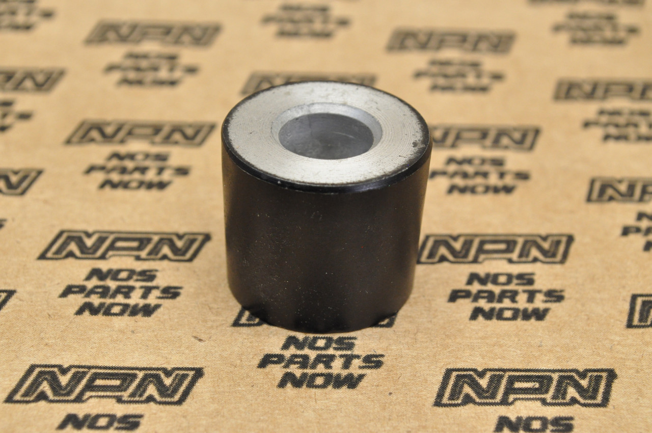 NOS Honda 1982-83 CB750 SC Nighthawk Rear Engine Motor Collar 50327-ME1-670