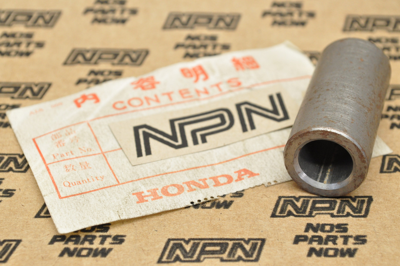 NOS Honda CR125 CT90 XL100 XL125 XL75 XL80 XR100 XR75 XR80 Collar 44620-400-000