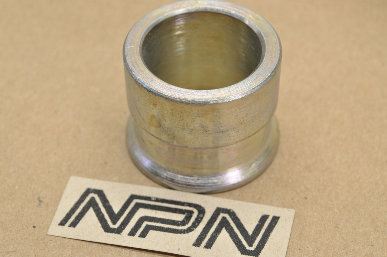 NOS Honda CB72 CL72 Rear Wheel Axle Sleeve Collar 42304-273-010