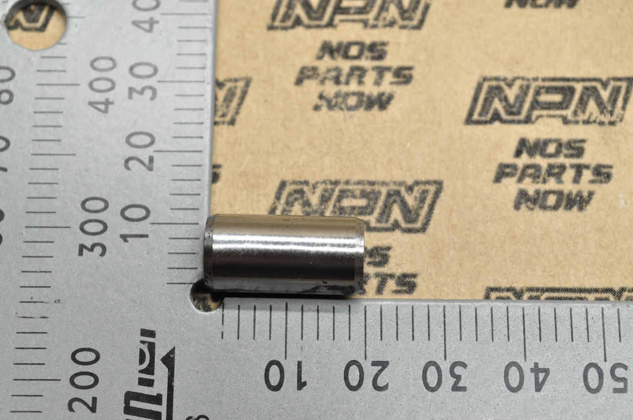 NOS Honda ATC200 CA77 CB72 CL90 CT90 PA50 XL200 XR200 XR600 Dowel 94301-10200