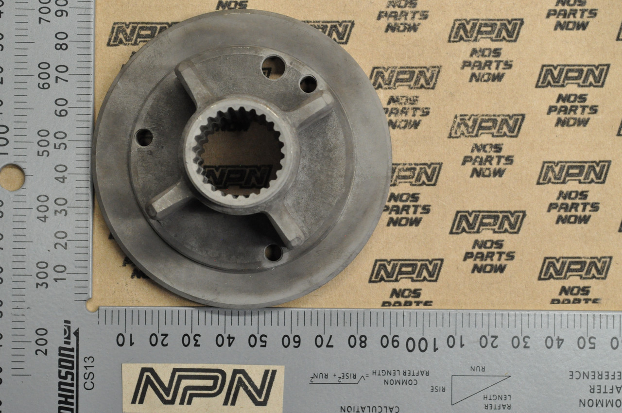NOS Honda CB500 CB550F CB550 K0-1978 Primary Drive Sprocket Hub 23121-323-010