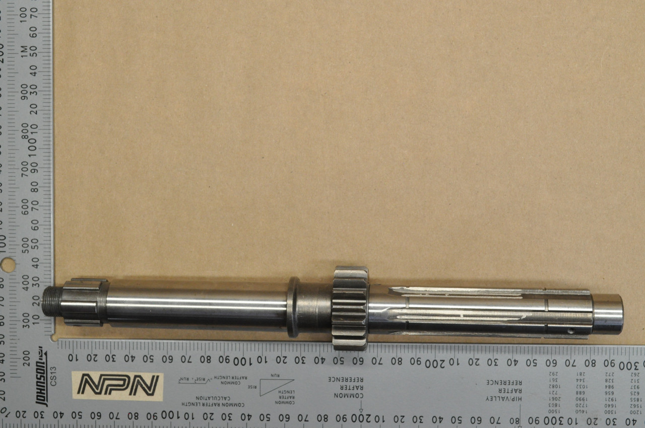 NOS Honda CB750 K0-1976 Transmission Main Shaft 18T 23210-300-000