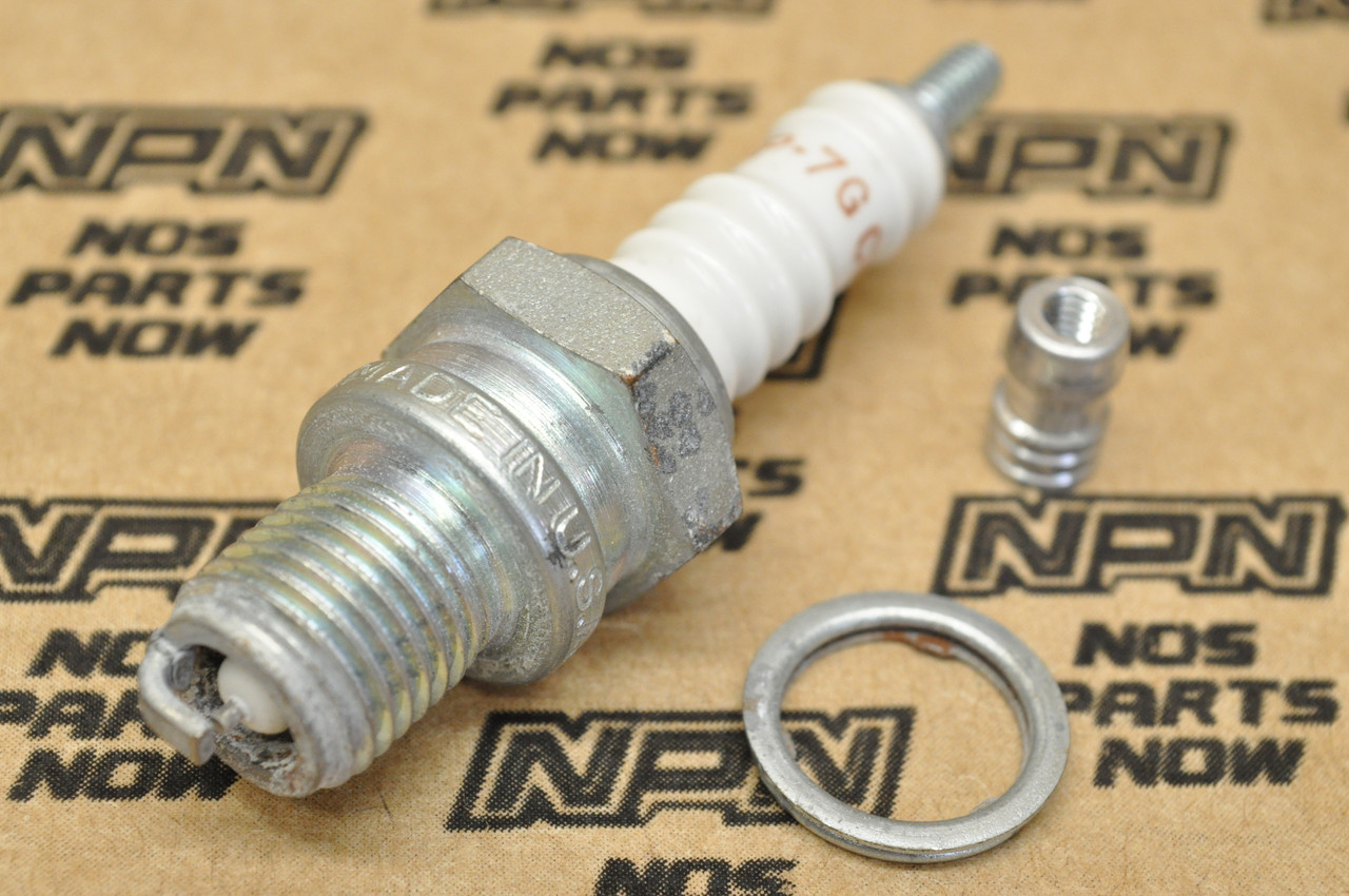 NOS Honda ATC110 CB77 CL72 CL90 CT90 SL90 Champion Spark Plug P-7G 98066-58717