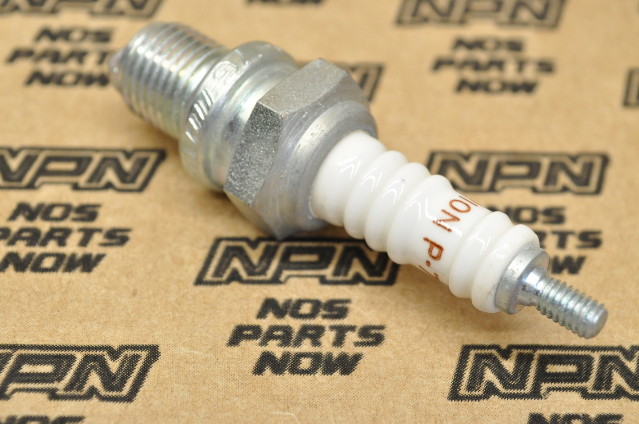 NOS Honda ATC90 CB77 CL72 CL90 CT90 SL90 Champion Spark Plug P-7G 98066-58717