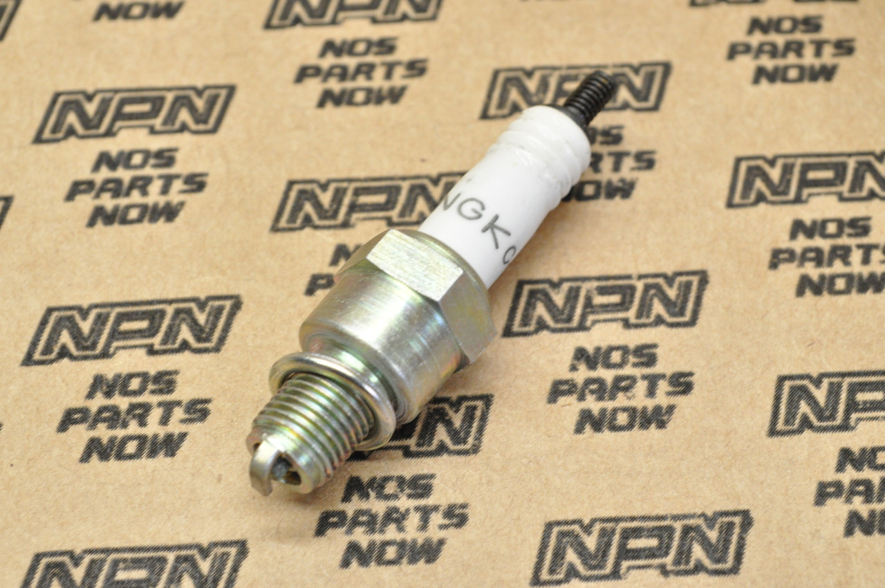 NOS Honda C70 CM200 T CT70 XL100 S XR100 Spark Plug C-9H 98056-59710