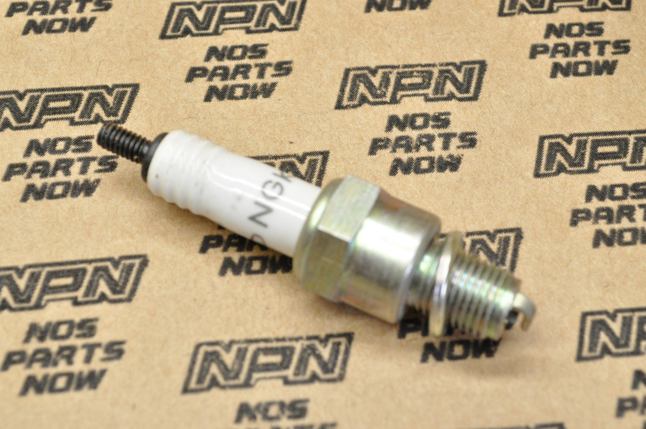 NOS Honda C70 CM200 T CT70 XL100 S XR100 Spark Plug C-9H 98056-59710