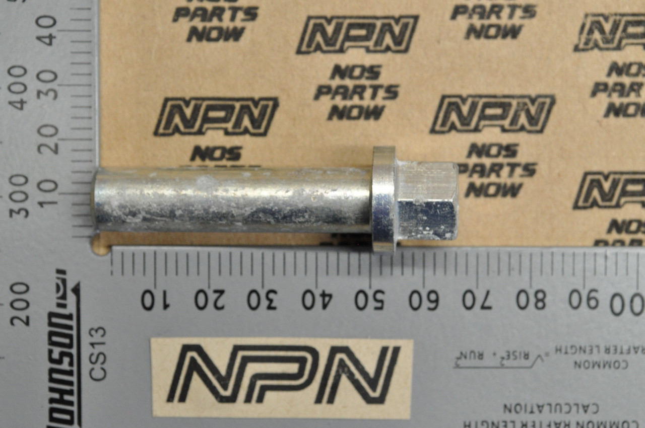 NOS Suzuki GT250 T20 T250 T305 T350 TC250 TC305 Cylinder Head Nut 09159-08004