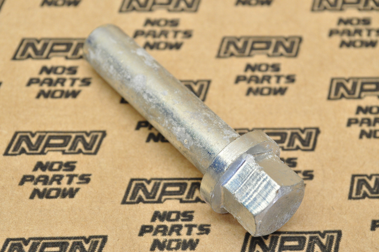 NOS Suzuki GT250 T20 T250 T305 T350 TC250 TC305 Cylinder Head Nut 09159-08004