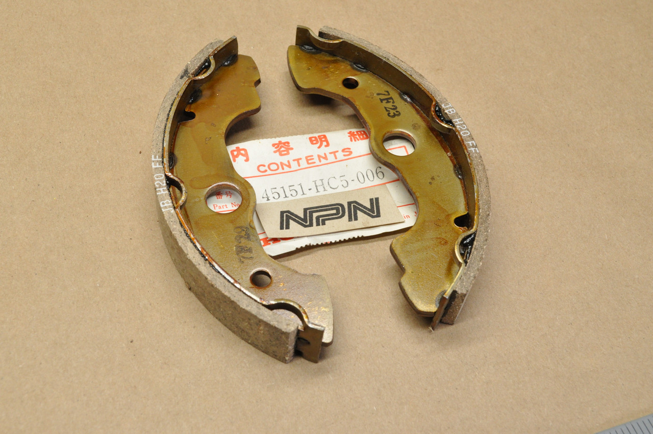 NOS Honda 1988, 1990-91 TRX300 Front Brake Shoe Pad Set for 1 Hub 45151-HC5-006
