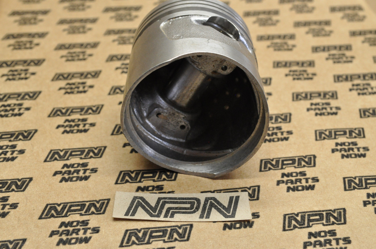 NOS Honda CT200 CA200 C200 Standard Size Piston w/ Pin 13101-030-000