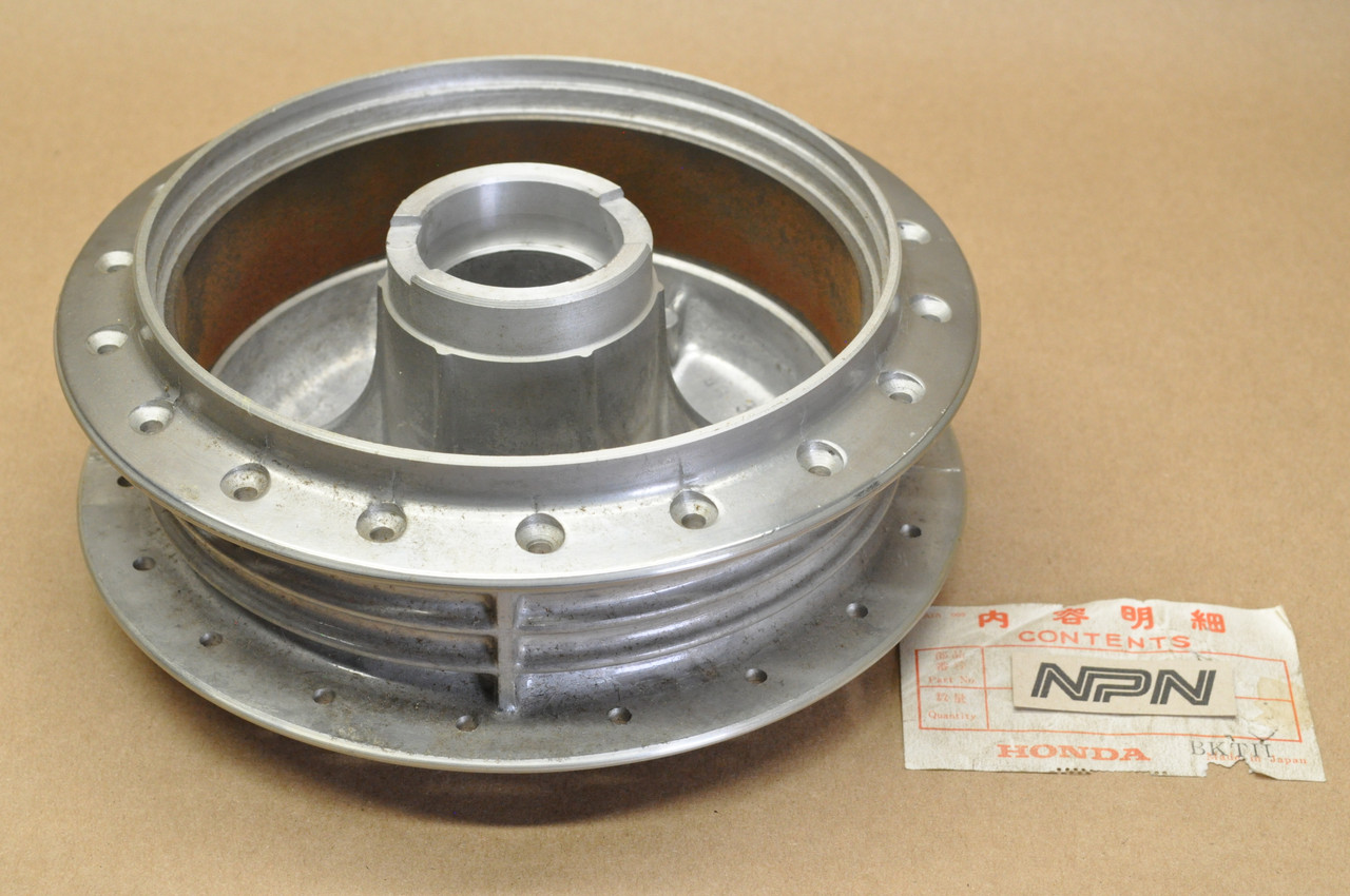 NOS Honda CA175 CL125 A SL175 SS125 A Front Wheel Hub 44601-230-020
