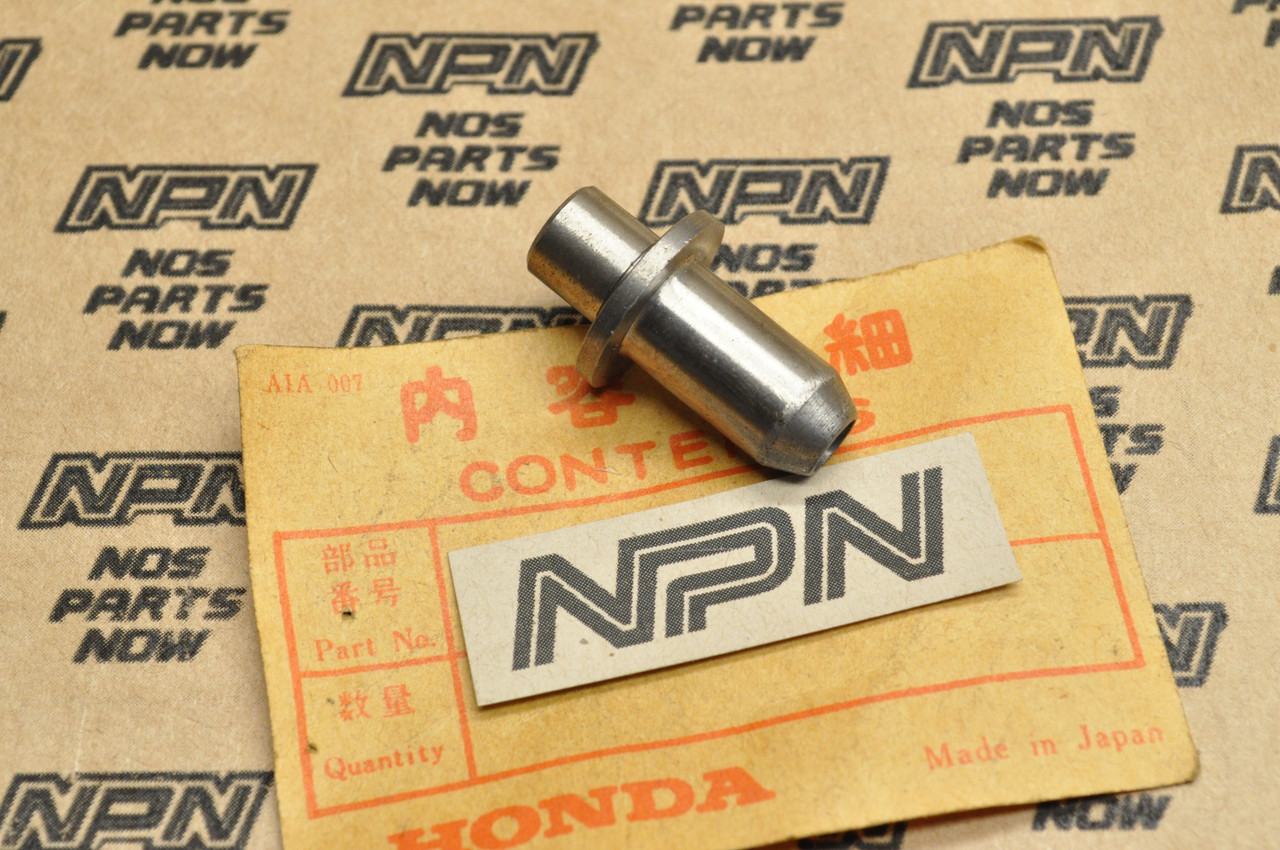 NOS Honda CL125 A Valve Guide 12021-243-300