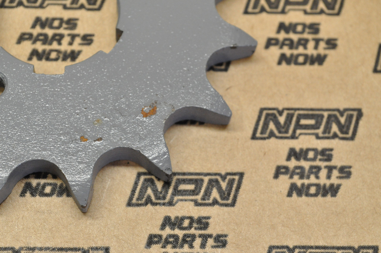 NOS Honda CA72 CA77 Superior Front Drive Chain Sprocket 15T 23801-266-000
