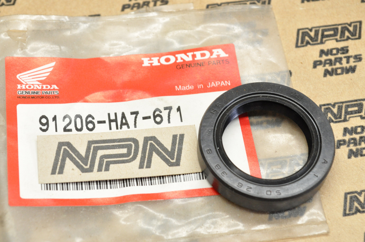 NOS Honda 1986-87 TRX350 1987-89 TRX350D Side Gear Case Oil Seal 91206-HA7-671