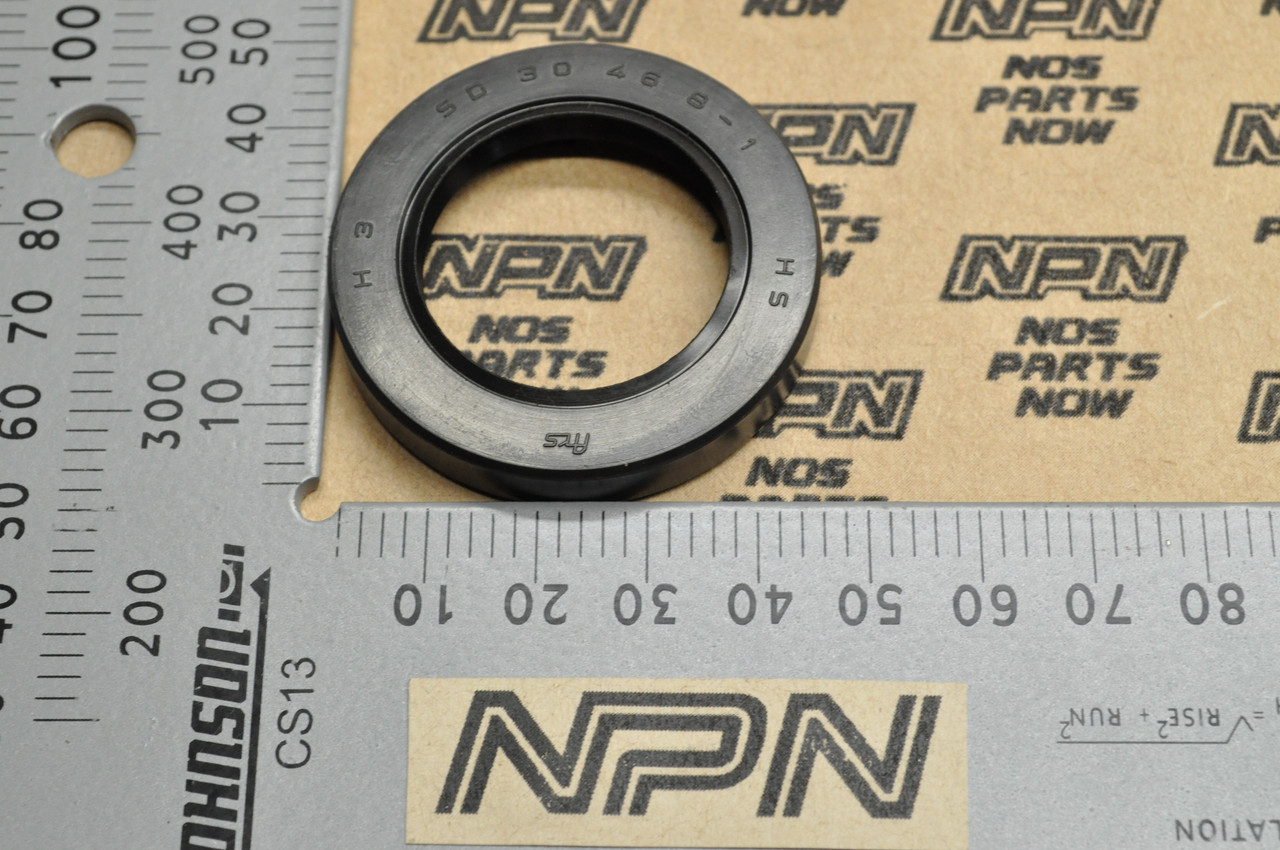 NOS Honda E3500 ES4500 G300 GX240 GX270 HS928 HT3810 WT30 Oil Seal 91201-890-003