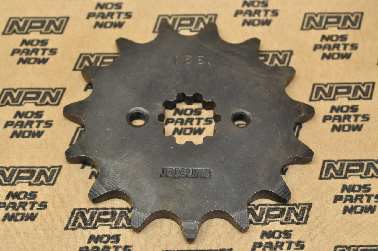 NOS Suzuki GS250 GS300 L Sunstar Front Drive Chain Sprocket 15T 27511-11301