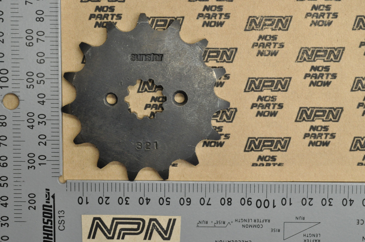 NOS Suzuki GS250 GS300 L Sunstar Front Drive Chain Sprocket 15T 27511-11301