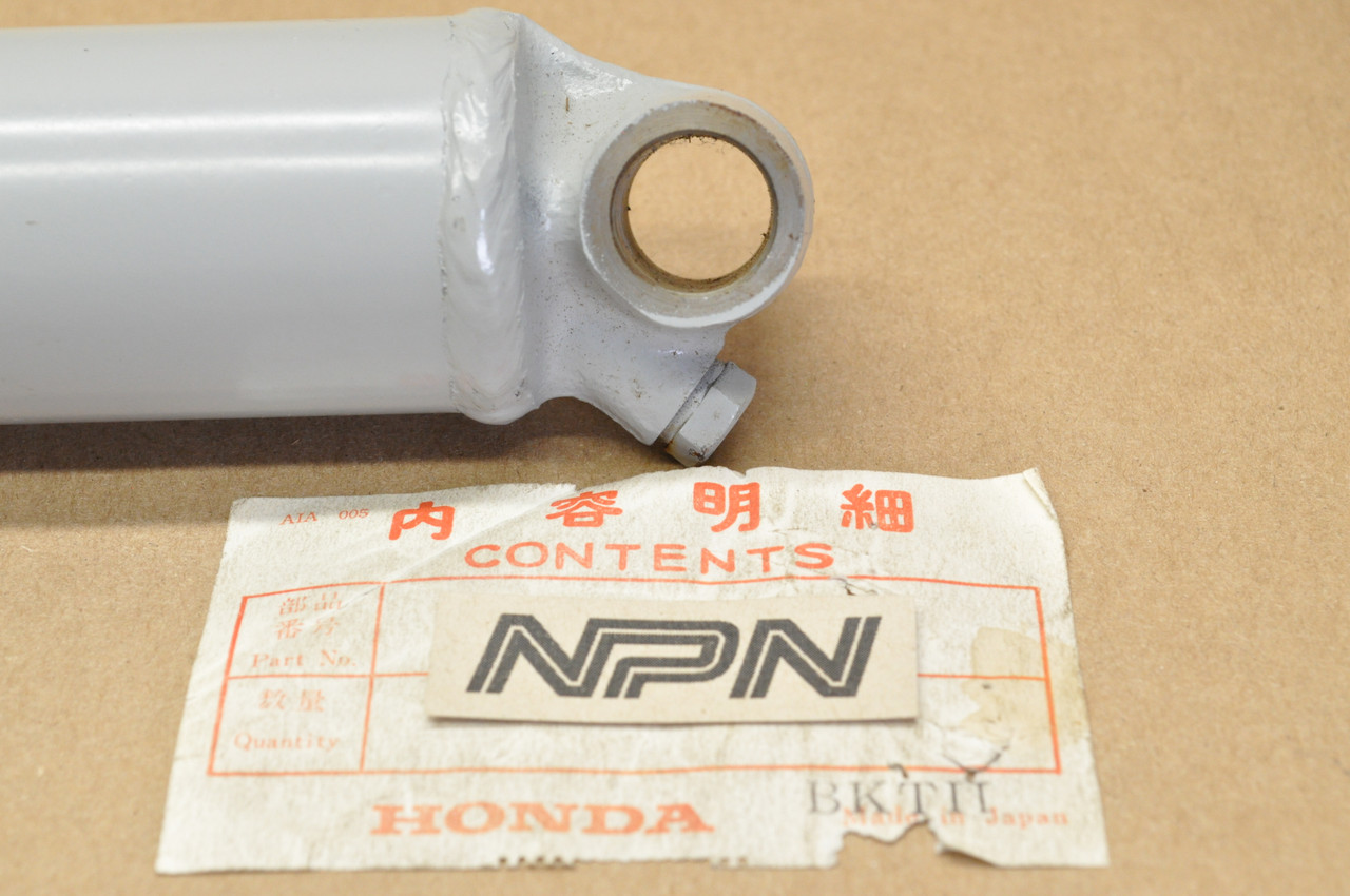 NOS Honda CB160 Right Front Fork Lower Case Pipe Tube Leg 51420-216-000 Z