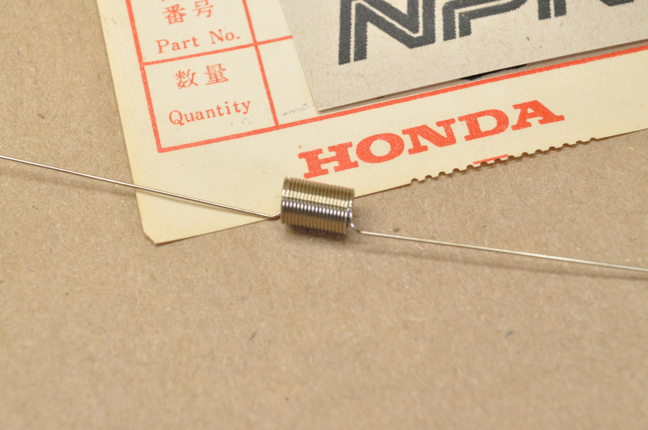 NOS Honda E2500 E3500 ES3500 G300 G400 Throttle Return Spring 16562-889-010