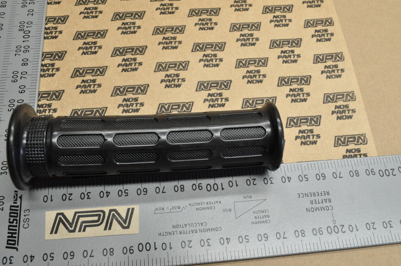 NOS Honda CB125 TT CB750 A Nighthawk Right Handlebar Grip 53165-397-940