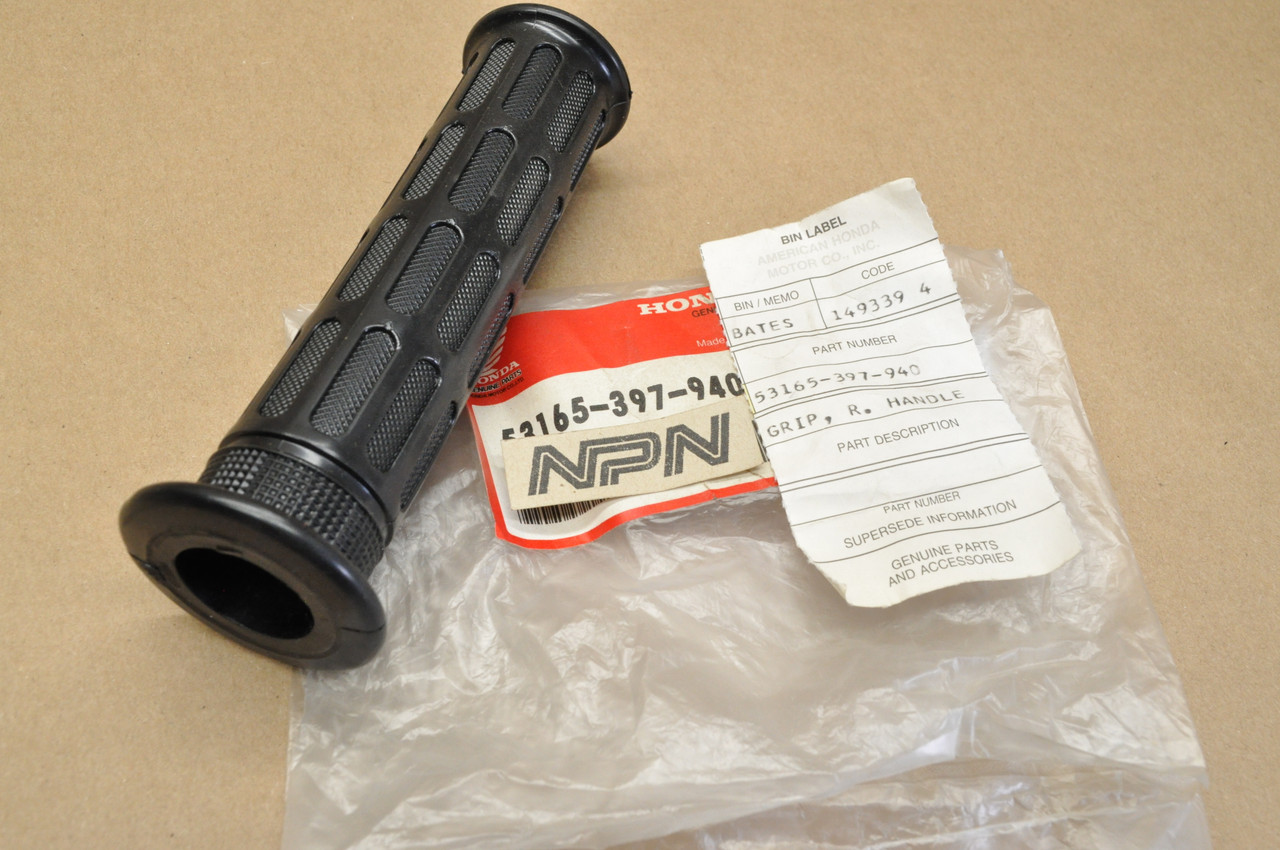 NOS Honda CB125 TT CB750 A Nighthawk Right Handlebar Grip 53165-397-940