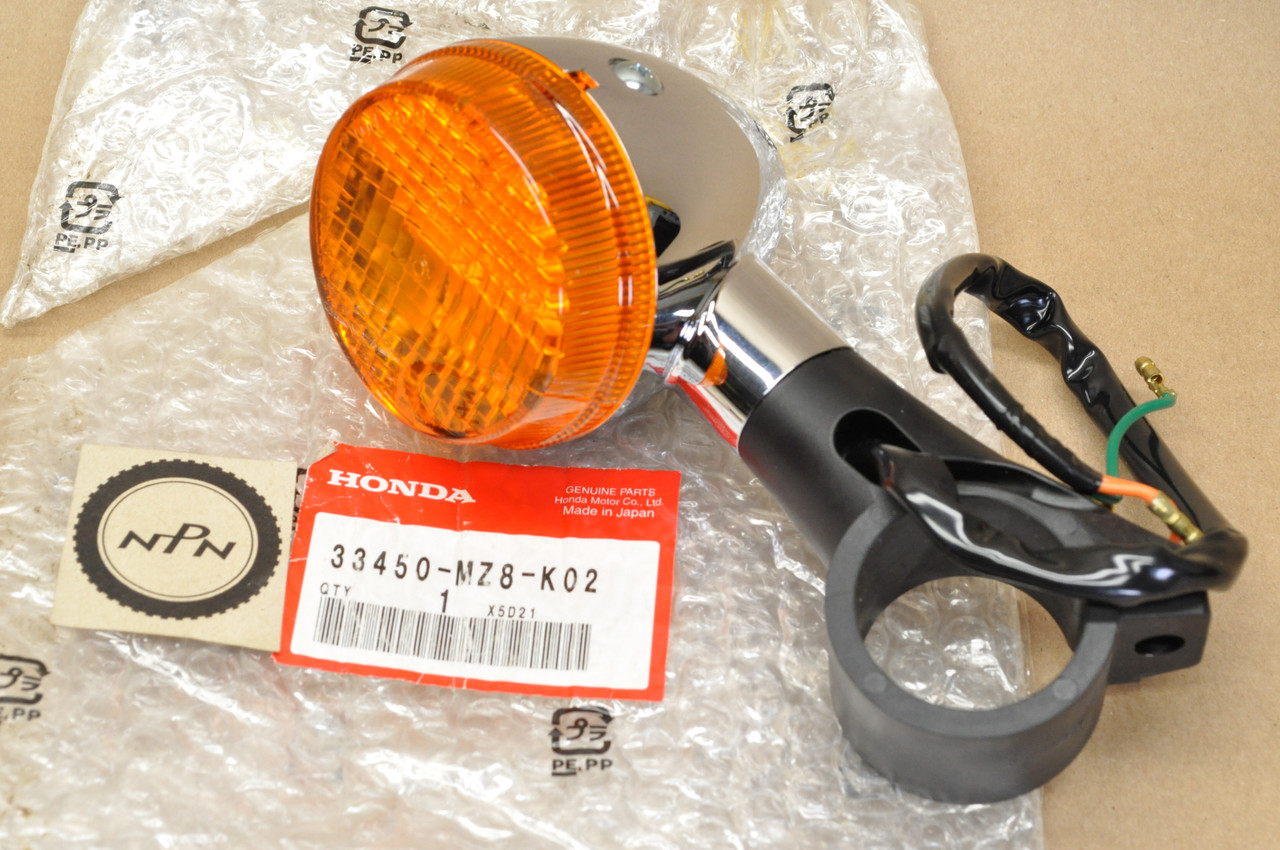 NOS Honda VT600 VT750 Shadow Left Front Turn Signal Blinker & Stem 33450-MZ8-K02