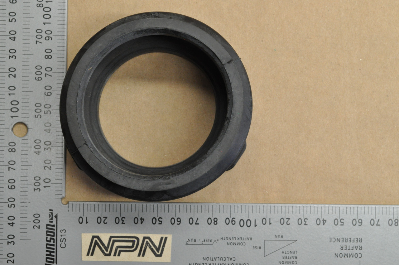 NOS Honda TRX300 TRX300FW Fourtrax Swing Arm Joint Rubber Boot 52101-HM5-930