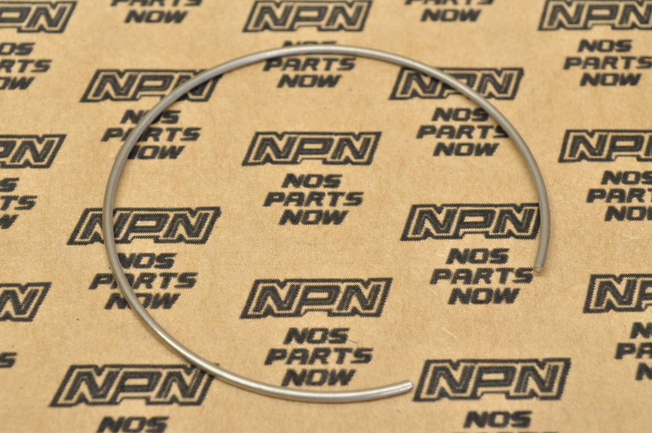 NOS Honda ATC250 TRX250 TRX300 TRX400 TRX450 TRX500 Oil Seal Clip 90601-HA0-000