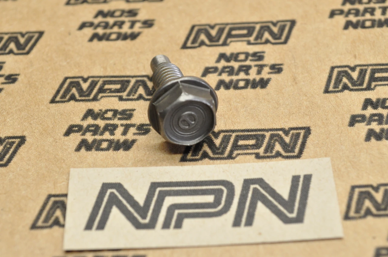 NOS Honda TRX300 Fourtrax XR650 Cylinder Head Flange Bolt 6x17 90081-HC4-000