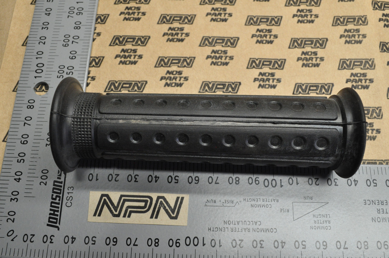 NOS Honda CM185 CM200 CM250 CM400 CM450 CX500 Right Handlebar Grip 53165-419-670