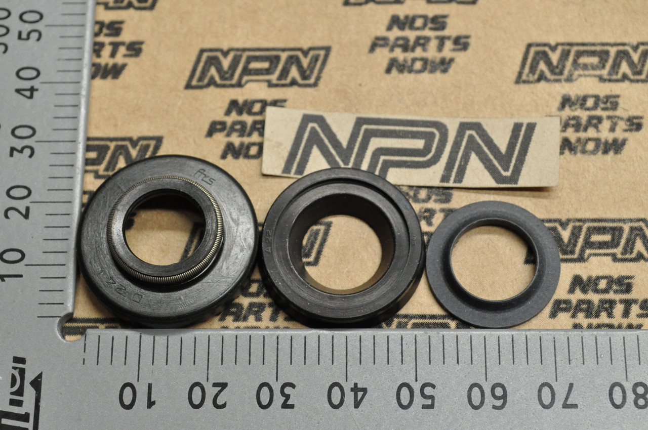 NOS Honda 1986-95 CR80 R Rear Shock Absorber Oil Seal Set 52436-GC4-305