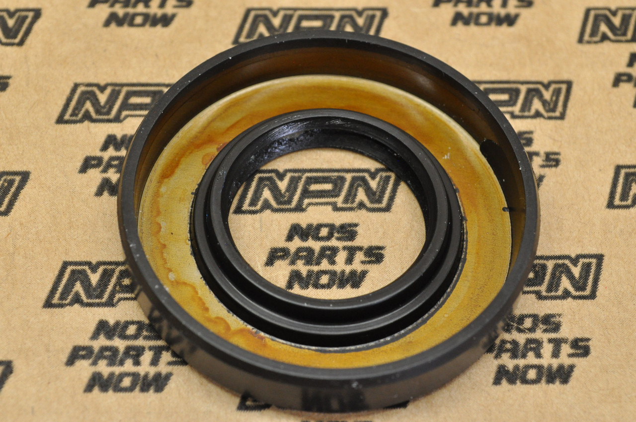 NOS Honda 1986-87 TRX350 1987-89 TRX350D Drive Shaft Oil Seal 91208-HA7-671