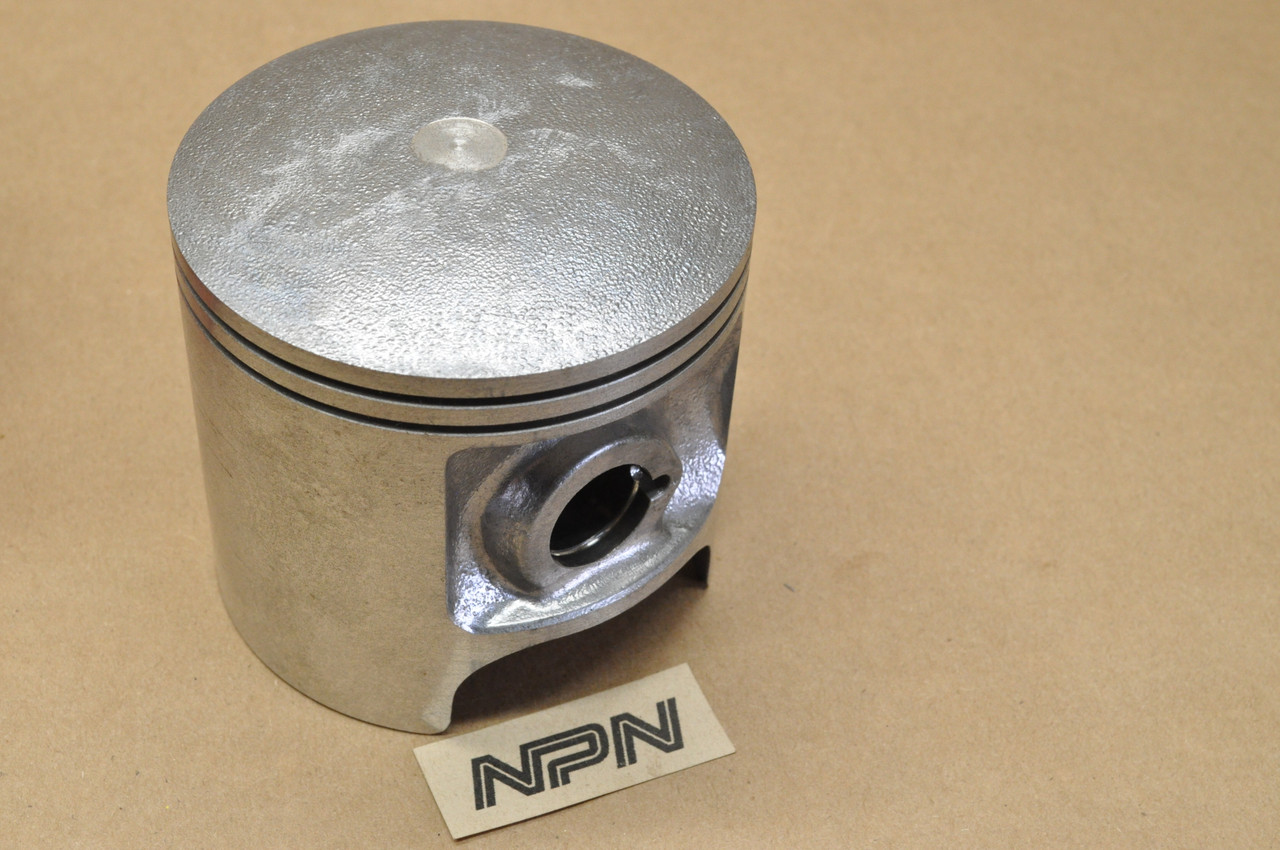 NOS Honda 1983 CR480 R Standard Size Piston 13101-KA5-680
